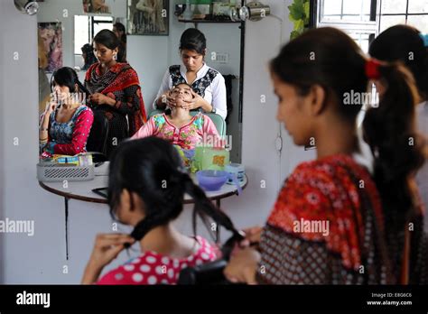 women in a beauty parlor in Faisalabad, Pakistan Stock Photo - Alamy