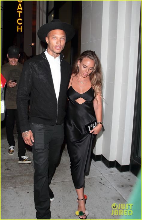 Photo Hot Felon Jeremy Meeks Girlfriend Chloe Green Hold Hands Date