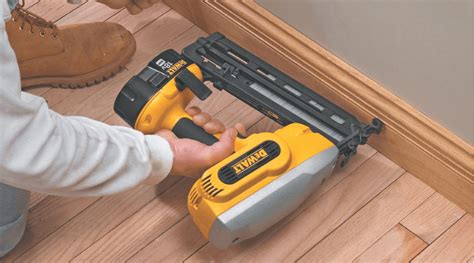 Best Cordless Nail Gun Reviews 2019