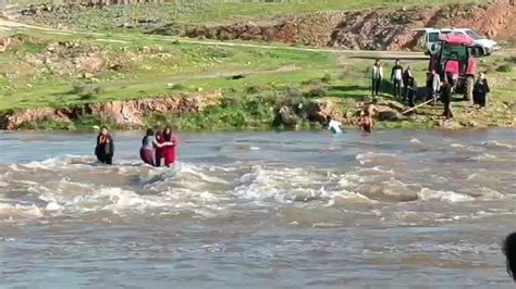 Urfa da sel sularına kapılan 3 kadın kurtarıldı 1 çocuk kayıp