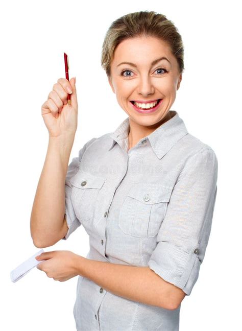 La Mujer Sostiene La Pluma Y El Cuaderno Foto De Archivo Imagen De