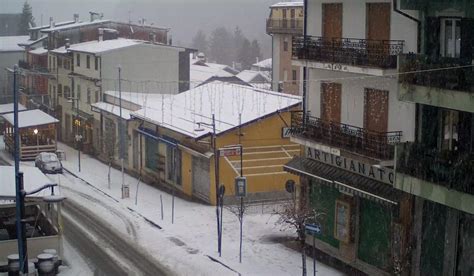 Maltempo Freddo E Vento Forte In Calabria La Neve Abbraccia La Sila