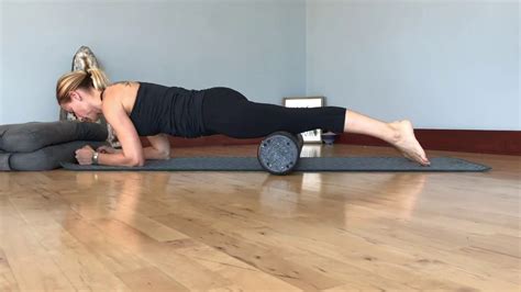 Foam Rolling For Quadriceps Youtube