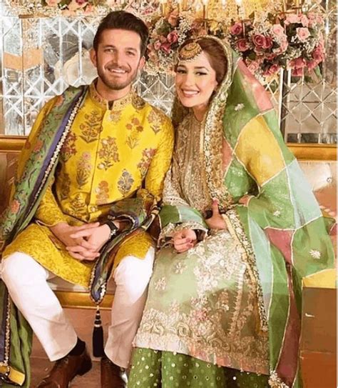 Mehndi Pics Of Fiza Khawar Sister Of Naimal Khawar Showbiz Hut