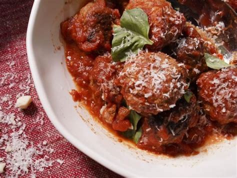 Classic Meatballs With Tomato Sauce Recipe In 2024 Food Network