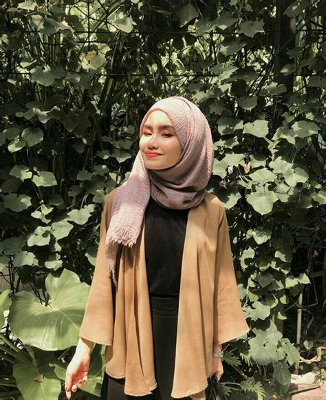 Pin Oleh Zahra Hamidah Di Kiswah Photoshoot Model Pakaian Hijab Gaya