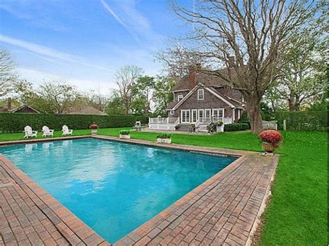 Tour Jimmy Fallons Farmhouse In The Hamptons