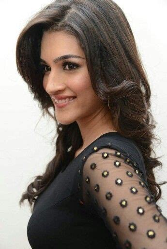 Kriti Sanon Height Weight Bra Size Shoe Size Body Measurements