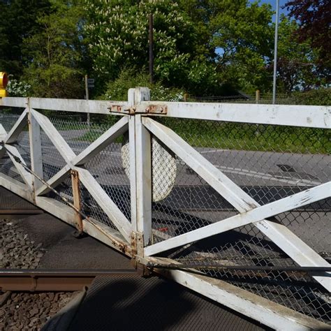 最高のコレクション level crossing gates uk 542232-Level crossing gates uk ...