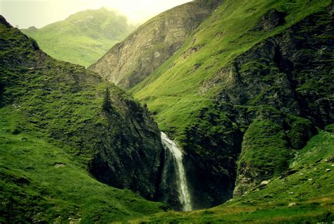 Green Mountains · Free Stock Photo