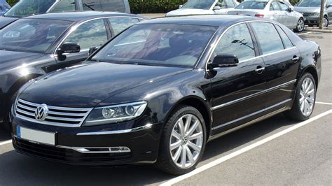 File:VW Phaeton Facelift 2010.JPG