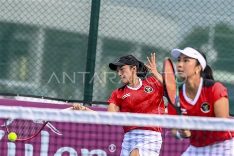 Tenis Beregu Putri Indonesia Meraih Medali Emas Antara Foto