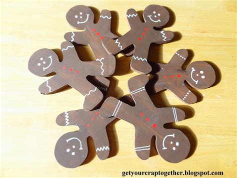 Gingerbread Man Wreath | Sew Simple Home