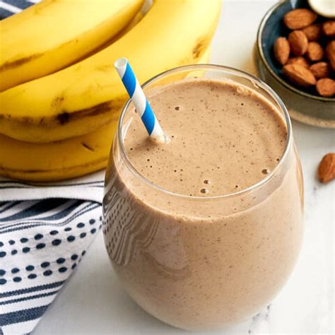 Quick And Easy Banana Almond Smoothie