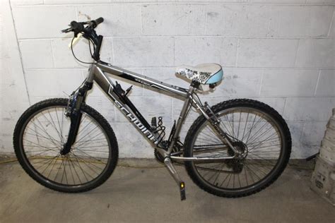 Schwinn Sidewinder Mountain Bike Property Room