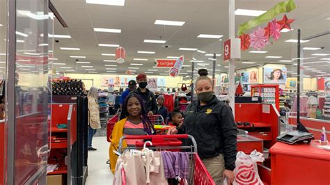 Dougherty County Sheriff's Office takes children on Christmas shopping ...