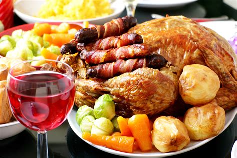 Delicious Roast Chicken And Wine Feast 4k Ultra Hd Wallpaper