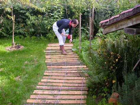 Pourquoi Faut Il Opter Pour Les Chemins En Bois D Roulables Dans Votre