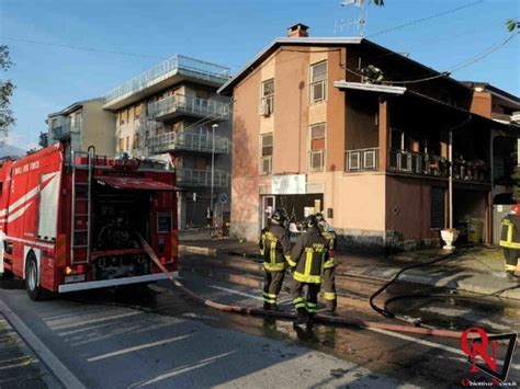 Ivrea Incendio Divampa Da Una Terrazza In Via Torino Foto