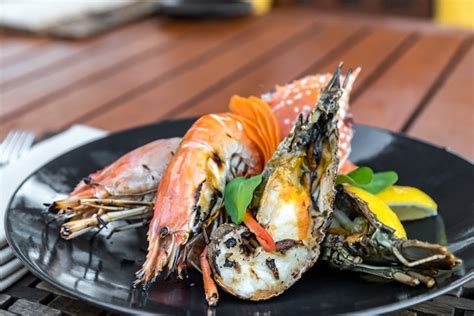 Premium Photo Delicious Grilled Seafood Platter