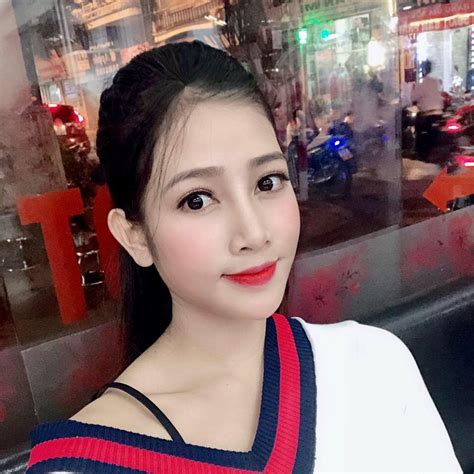 Hot girl Sara Nguyễn sở hữu gương mặt ngây thơ nhưng thân hình gợi cảm đến không ngờ Người đẹp