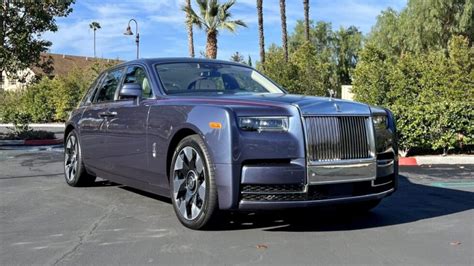 2023 Rolls-Royce Phantom Review | Features - MilesPerHr