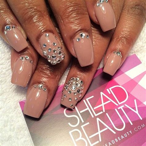 Nude Pink And Crystals Nailart Nailart Nails Nude Pink Manicure Crystals Nails Fashion