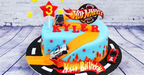 Cupcake Divinity Hot Wheels Cake