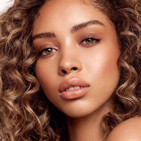 2 055 Likes 38 Comments Mikalah Mikalahstyles On Instagram Naked Makeup Hazel