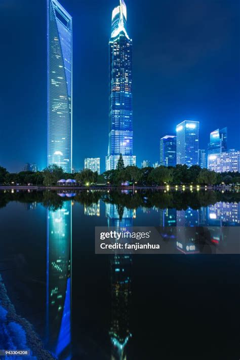 Shanghai Lujiazui Park High-Res Stock Photo - Getty Images
