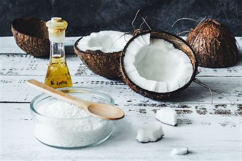 Pourquoi Et Comment Utiliser Lhuile De Coco Pour Les Cheveux Stokabio