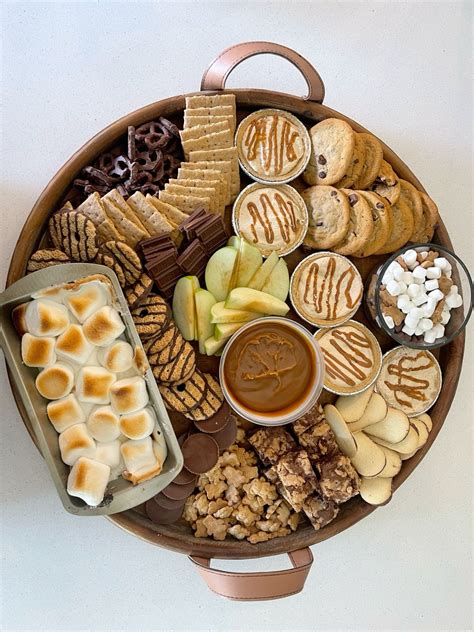 Dessert charcuterie board | Cheese appetizers, Yummy foodies