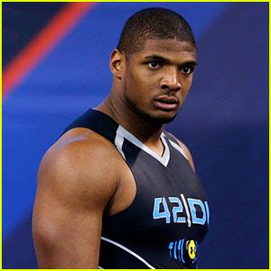 Michael Sam Drafted By The Rams First Openly Gay NFL Player Michael