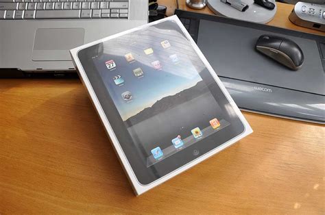 iPad UnBoxing | RainyDayMagazine