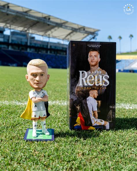 LA - Marco Reus Wackelkopf 🇩🇪 Up to 5,000 fans who arrive early to