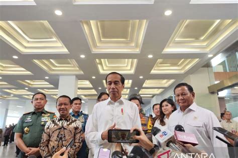 Presiden Jokowi Pertemuan Dengan Surya Paloh Jadi Jembatan ANTARA