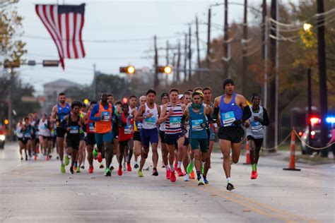 Photos: Chevron Houston Marathon drew in large crowd of runners ...