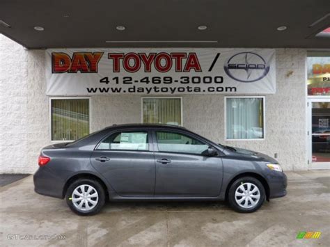 Magnetic Gray Metallic Toyota Corolla Le Photo