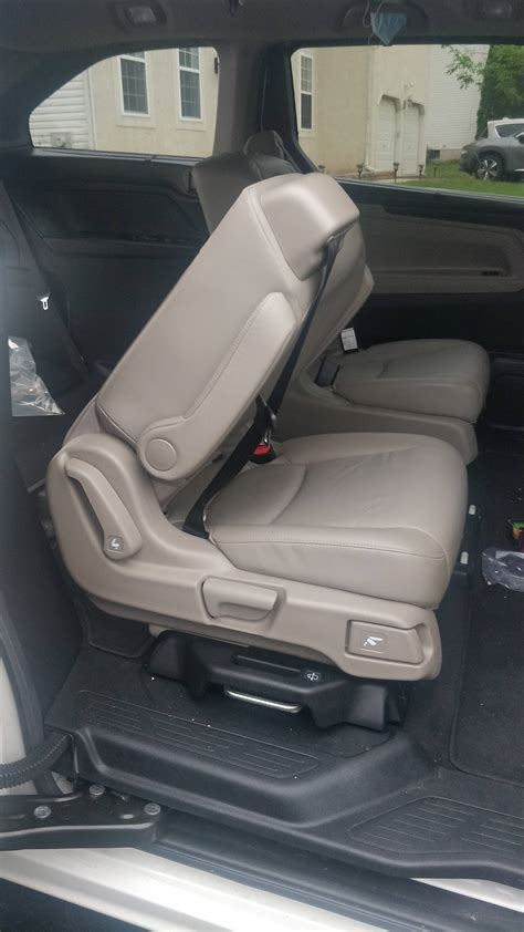 Odyssey How Do I Fold The Second Row Seats Down R Hondaodyssey