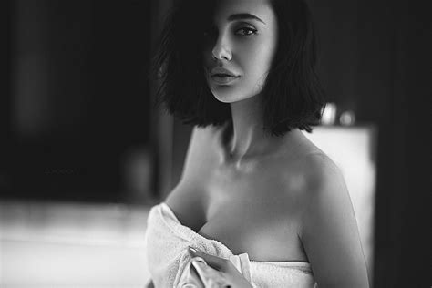 Wallpaper Women Brunette Monochrome Short Hair Black Hair