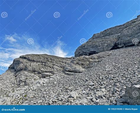 Rochers Et Cailloux Dans Le Canton Melchtal Uri Des Alpes Suisses Du Massif Montagneux Du