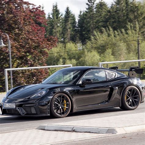 New Porsche 718 Cayman Gt4 Rs Spotted In Traffic Pdk And All Autoevolution