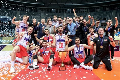 A Milli Erkek Voleybol Tak M Cev Avrupa Alt N Ligi Ampiyonu Oldu