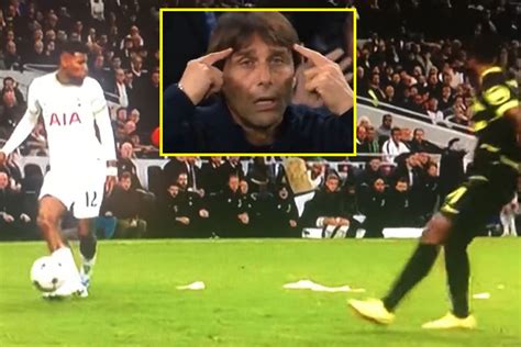 Tottenham Boss Antonio Conte Reacts As Emerson Royal Tries No Look