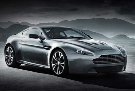 Aston Martin V12 Vanquish - Information and photos - MOMENTcar