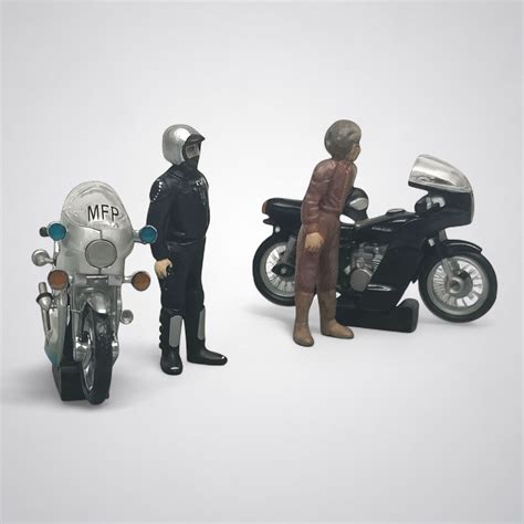 1:43 Scale Mad Max Jim Goose & Toecutter Kawasaki 1000 Motorcycles 4
