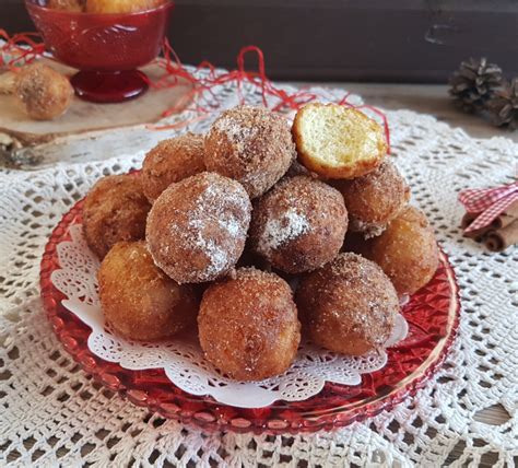 Serowe mini pączki z cynamonem przepis PrzyslijPrzepis pl