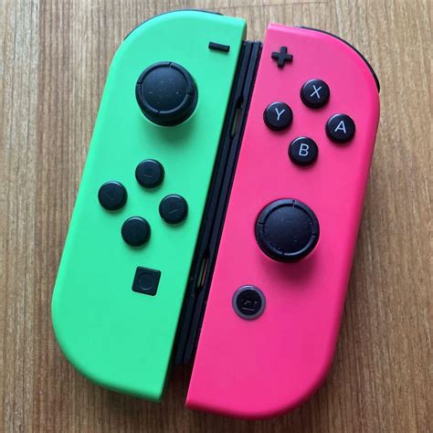 Switch ジョイコン ネオングリーン×ネオンピンク ③ スプラトゥーンカラー By メルカリ