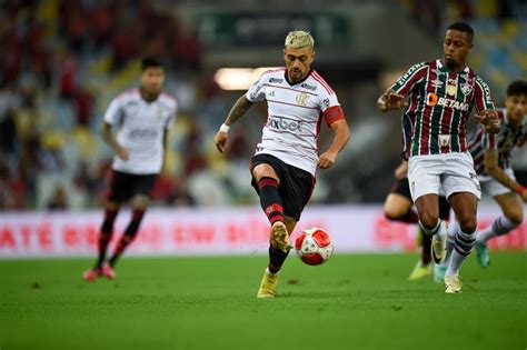 Flamengo Domina O Fluminense E Larga Na Frente Na Semifinal Do