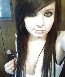 Belle Emo Au Gros Seins ZB Porn